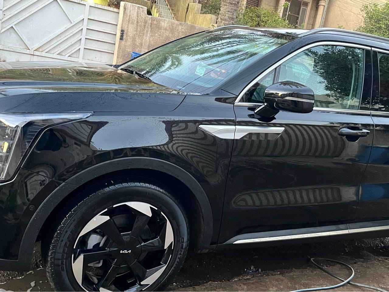 كيا سورنتو امريكي موديل 25 
فول ماعدا بنوراما 
ماشيه 4 
زيرو زيرو 
بصمه سياره 
داخل جلد 
كشن منفاصل VIP
حساسات خلفي و امامي 
كامره 
صندوك كهرباء
كشنات كهرباء
تبديل جاملغ و بنيد وصندوك نفس لون بدون صبغ
بجم كبس بلادي 
ايرباك استيرن طاك 
السياره باسمي 
الدوره
ابو طياره 
*********** بغداد, العراق
