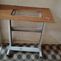 طاولة • ديكور منزلي