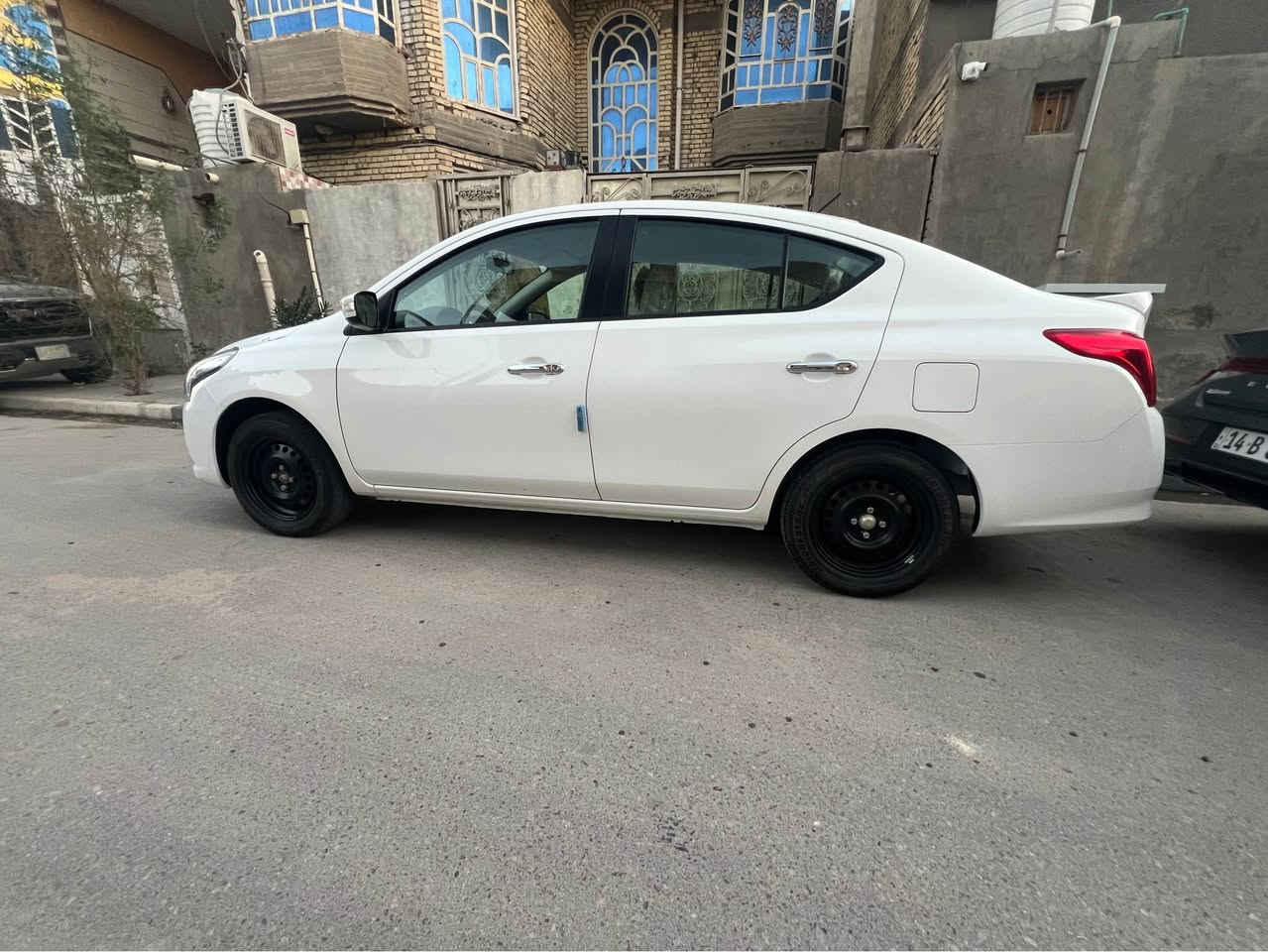 نيسان سني مصري حره كفاله عامه من شخص ماعده شبر كارت بجاملق فقط ولباقي كفاله حت من شخط ماشيه ١٠تالاف سياره كارتون اجدد من جديده سعر ١٢٧وبيها مجال كلش بسيط  معرفوفه موصفاتها تبريد خلفي سياره بجيس مال شركه عنوان بصره زبير *********** الزبير, البصرة
