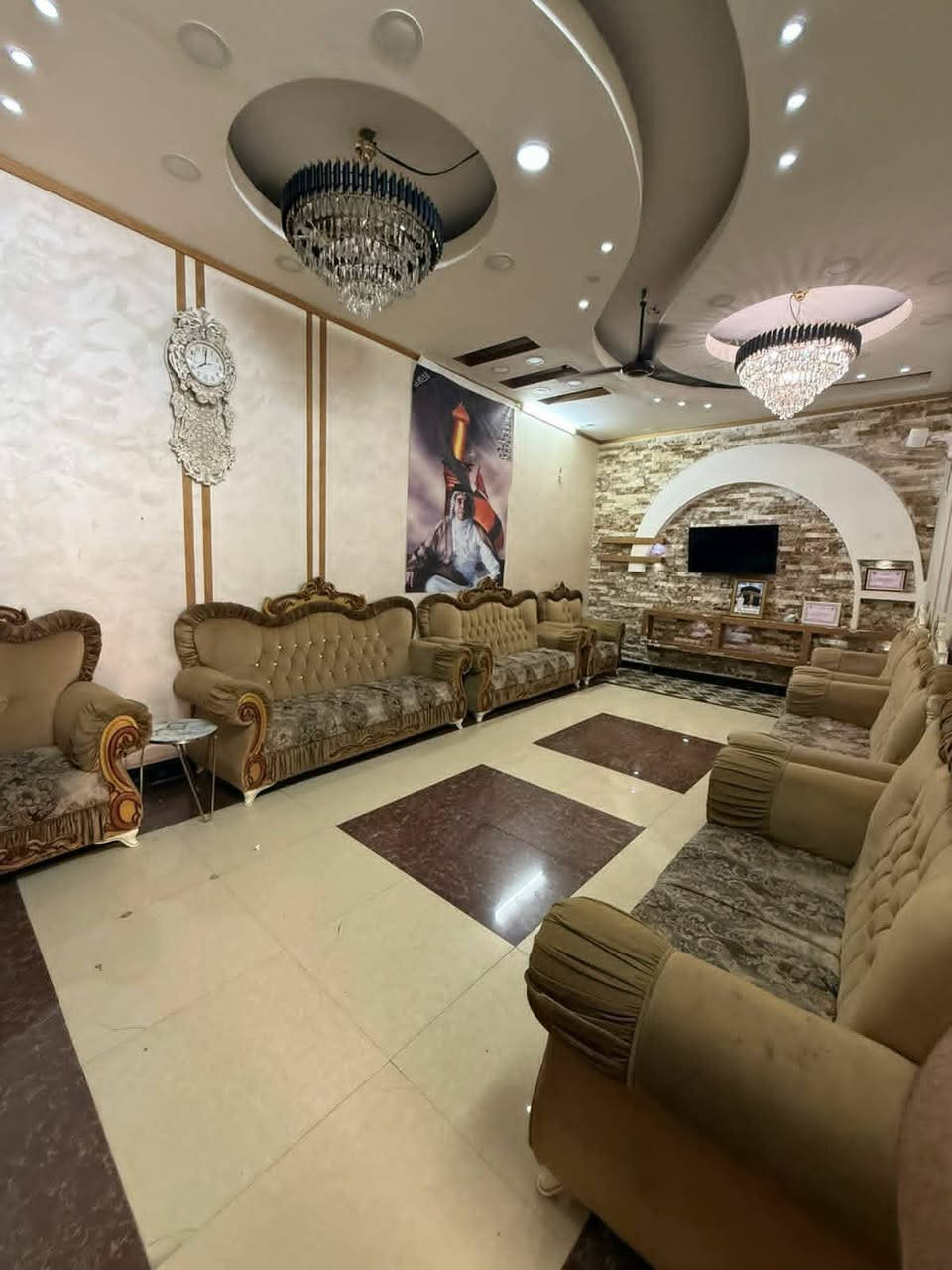 بيت  للبيع

المساحه - 200م 
السعر - 370
العنوان - حي سومر قرب مدرسة خوله
تفاصيل البناء - طابقين مسلح حديث
ط1 - غرفه عدد2+صاله+اسنقبال+مطبخ+صحيات
ط2 - غرف عدد4+صاله+صحيات

للمزيد من المعلومات يمكنكم التواصل معنا 
على صفحة الفيس بوك ( المثنى للعقار) 
او الاتصال على الرقم التالي 
*********** ابو سيف
للمزيد من العروض الدخول على الرابط
https://web.facebook.com/groups/353423759199621
او قناتنا على اليوتيوب
https://youtu.be/wNJnyaBvaoU ناصرية, ذي قار
