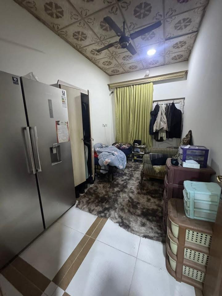 دار للبيع بناء نظيف جداً طابقين يطل على شارع عريض 20 متر 

المساحة :(126)مترمربع

الواجهة :(6.5) متر 

الموقع : طريق بغداد - حي المعلمين قريب من جامع عبد العزيز البياتي 📍

يتكون الطابق الاول من غرفتين نوم وهول ومطبخ وصحيات وكراج الطابق الثاني يتكون من غرفة نوم وهول وصحيات 

🟨  لـلاستفسـار  يمكنكم مراسلة الصـفحة 

ونـتشـرف بزيارتكم #عقارات_أمــلاك 

العنوان:  كـركـوك  شـارع القدس مجاور Box  cofe  مقـابل افران الحياة 📍

 للاستفسار اتصال أو واتساب:

📞  ***********

📞 ***********⁩⁩⁩⁩⁩⁩⁩⁩⁩⁩

لمشاهدة بقية العروض مع ذكر الأسعار، انضم إلى قناتنا على التليجرام عبر الرابط التالي
https://t.me/Amlak_real_estate96⁩⁩⁩⁩⁩⁩⁩⁩⁩⁩⁩⁩⁩⁩
