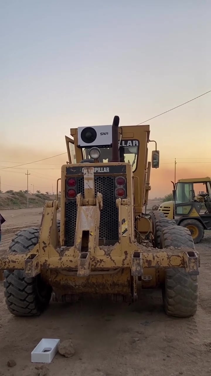 سلام عليكم اخوان جتنه وجبه جديد من سبالت سقفيه وقطعتين 12و24فولت يشتغل 6ساعات من غير ماتشغل محرك وانشد ابكل محافظاة بلعراق***********
***********
