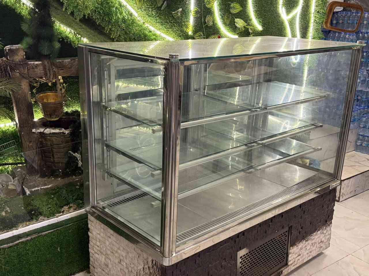 عارضه كيك تركي
نظام ايطالي و ماطور ايطالي و بيلادي 
نضافته فوول 
قياس 1.5 عرض و طول 1.5 
4رفوف  مسافه کبیر 
رفوف متحركه 
و ليد و مترب 
سعره 6و نص و بيها مجال 
مكان كركوك 
***********
***********
