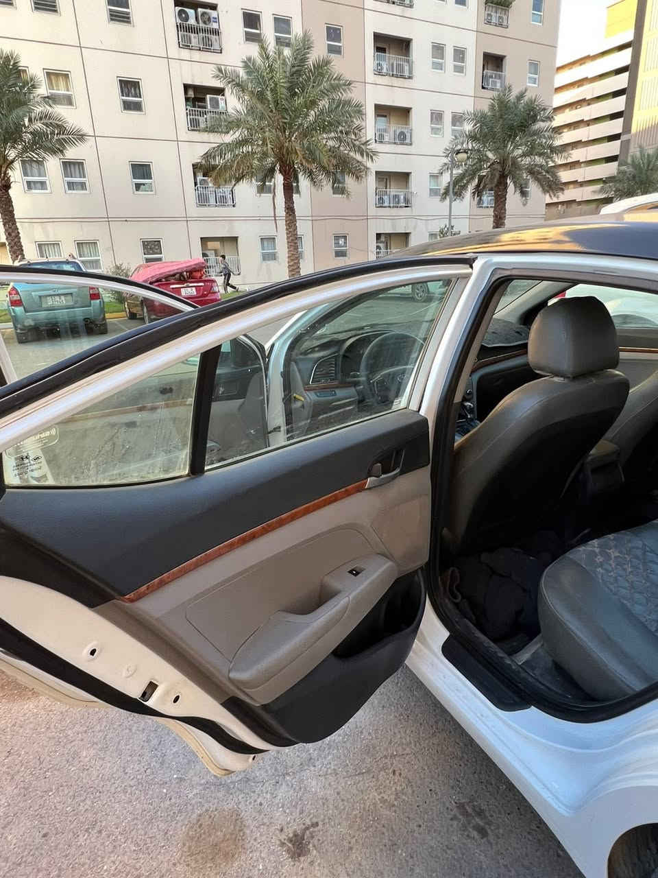 السلام عليكم 
سيارة نوع النترا وارد امريكي لون ابيض موديل 2017 رقم  بابل    تحويل ثاني يوم محرك 2000 دوش بدون تنقيص بدون تبخير كير وصدر نظيف خير من الله على ضمانتي موصفات مانع انزلاق 3 انظمة eco sport normal الضرر خشم البنيد   بدون دواخل وبدون كل شي الباقي  خالي من الخدوش والبارد والمعجون غير متواجد على الفيس تفضل اتصل***********واتساب
