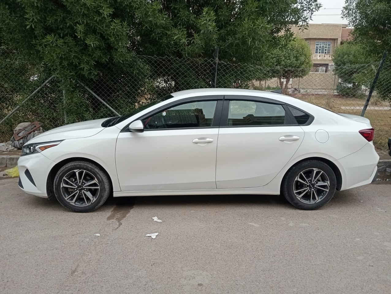 السلام عليكم كيا فورتي 2024.  Gt وارد امريكي
حادثه شوي من الجاملغ والبنيد السيارة ماشيه 27 ميل 
االسياره معروضه 167 وبيه مجال السياره حيل نضيفه 
السياره مكانه بغداد 
هاتف ***********
واتساب ***********
