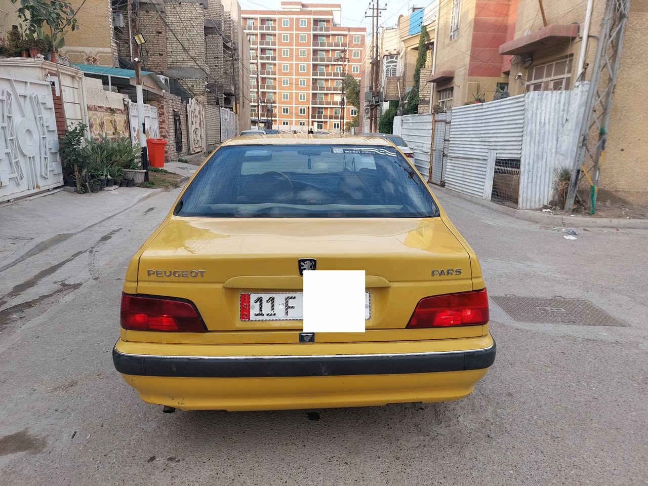 السلام عليكم بيجو بارص موديل 15سياره جديده بمعنى الكلمه مكينه وكير تبريد تدفئة مكفولات حداديه جديده تخم تاير جديد سنتر لوك شغال رقم انكليزي فقط بنيد مصبوغ بدون معجون سعر 48 وبيه مجال حك الجيه العنوان بغداد استفسار اتصل ***********
