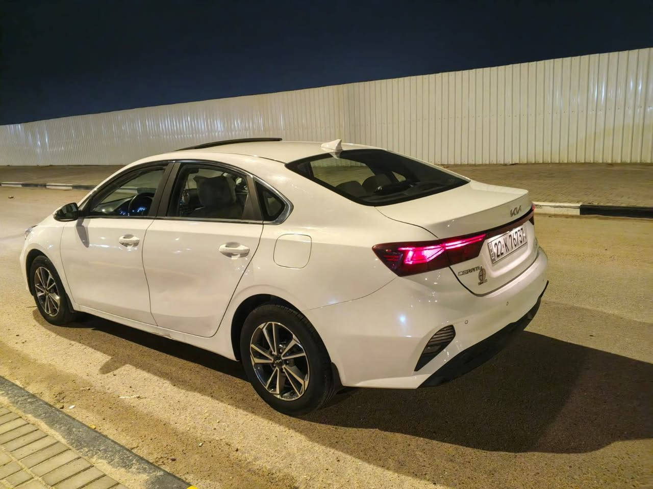 كيا سيراتو فول مواصفات ٢٠٢٣
مكفولة من الضربة والصبغ بس بارد بيهة شوي
١٧٥      *********** واتساب
