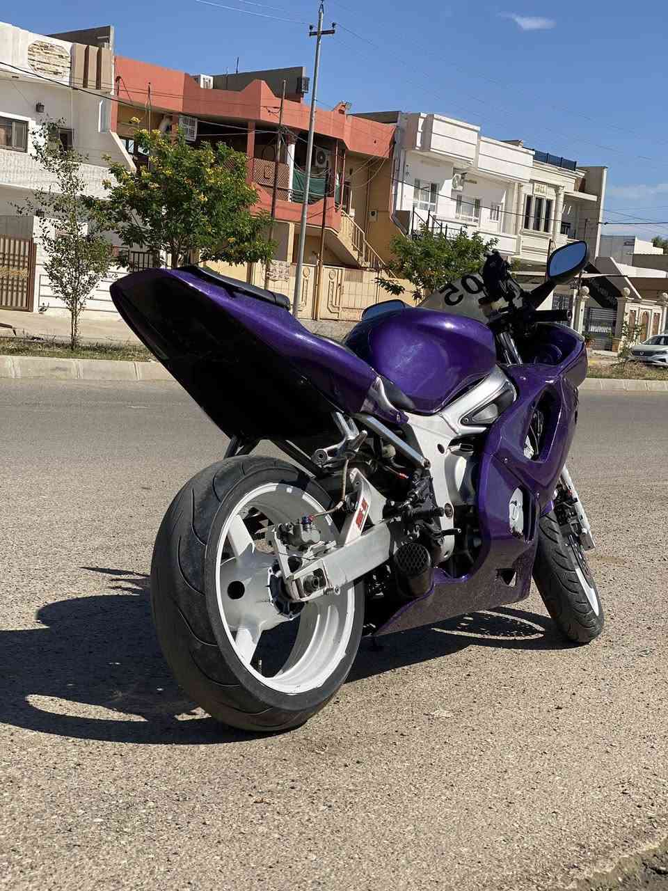 سلام عليكم R6
ياماها R6♥️
موديل/2002 
دراجه مكفوله كفاله عامه 
شلعه معدل فول 🔥 
نكره سلف شوكت ما يعجبك حماوه طبيعي كل وقت
عليها ادامه من تاير ل تاير 
بدون أوراق
مصبوغ صبغ عام جماليه 
عليه ملاحضه خفيفه بل كفر
مكاني كركوك 
سعر//22$ وبي مجال ♥️🔥.
***********
