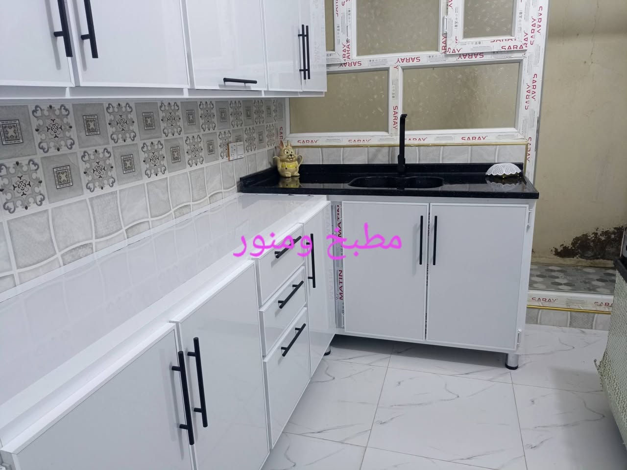 بسم الله الرحمن الرحيم بيت للبيع ١٠٠م واجهه٥ ونزال ٢٠ بناء ٢٠٢٥ قاطين ،فول من البناء والكهرباء والمجاري وخدمات كامله طابو صرف بسمي، العنوان التحرير المحلات البنفسجيه خلف محل علي الصيداوي علي جمله للتصال ***********
