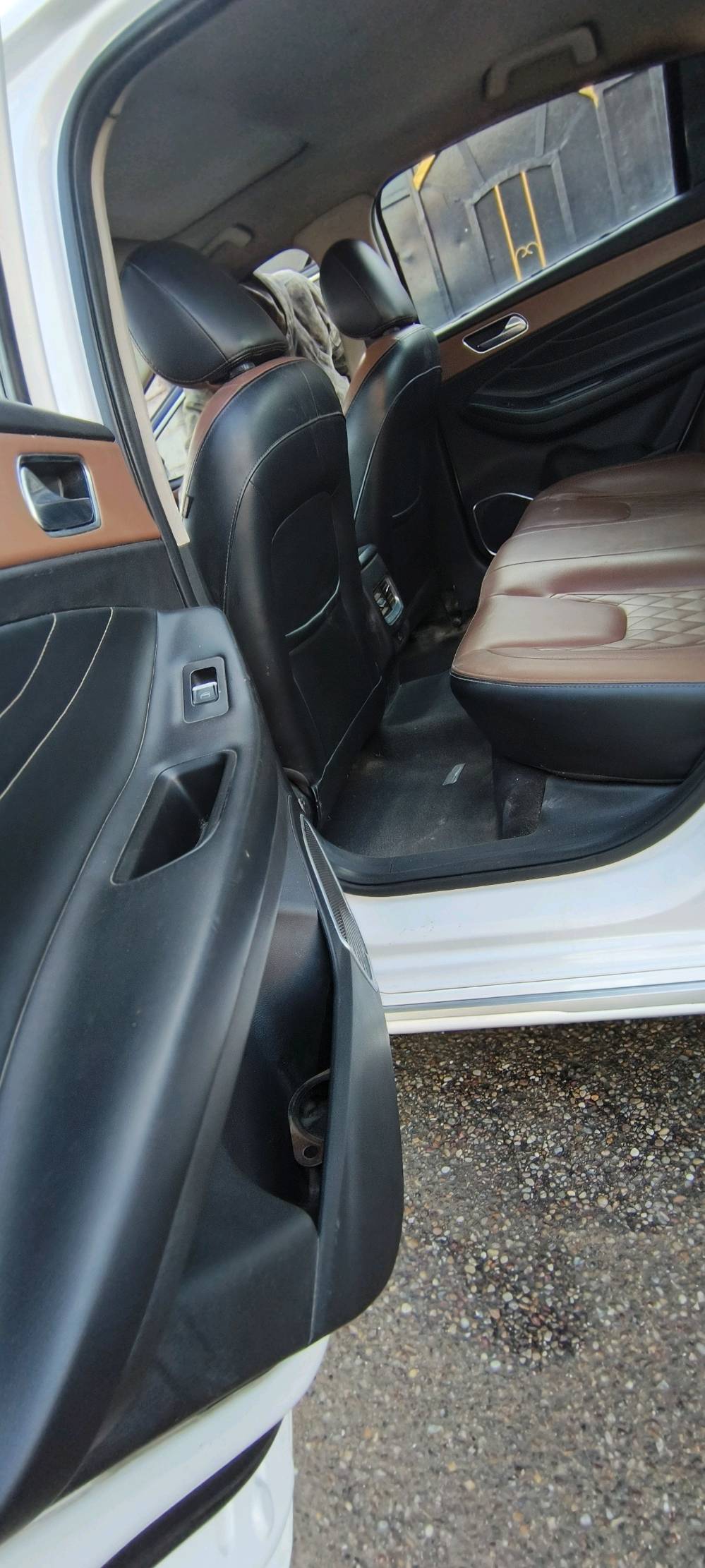 بغداد الدورة  / السياره شيري اريزو ٢٠٢٠ فول مواصفات / بصمه تشغيل و بصمه أبواب وتشغيل عن بعد وتحكمات المري من البصمه حساسات شاشه /كوشنات جلد لونين تبريد قطعتين //محرك ١٥٠٠تيربو  //ويل ١٧ ليت زنون //وبعد هواي مواصفات بيها  /فتحة سقف 