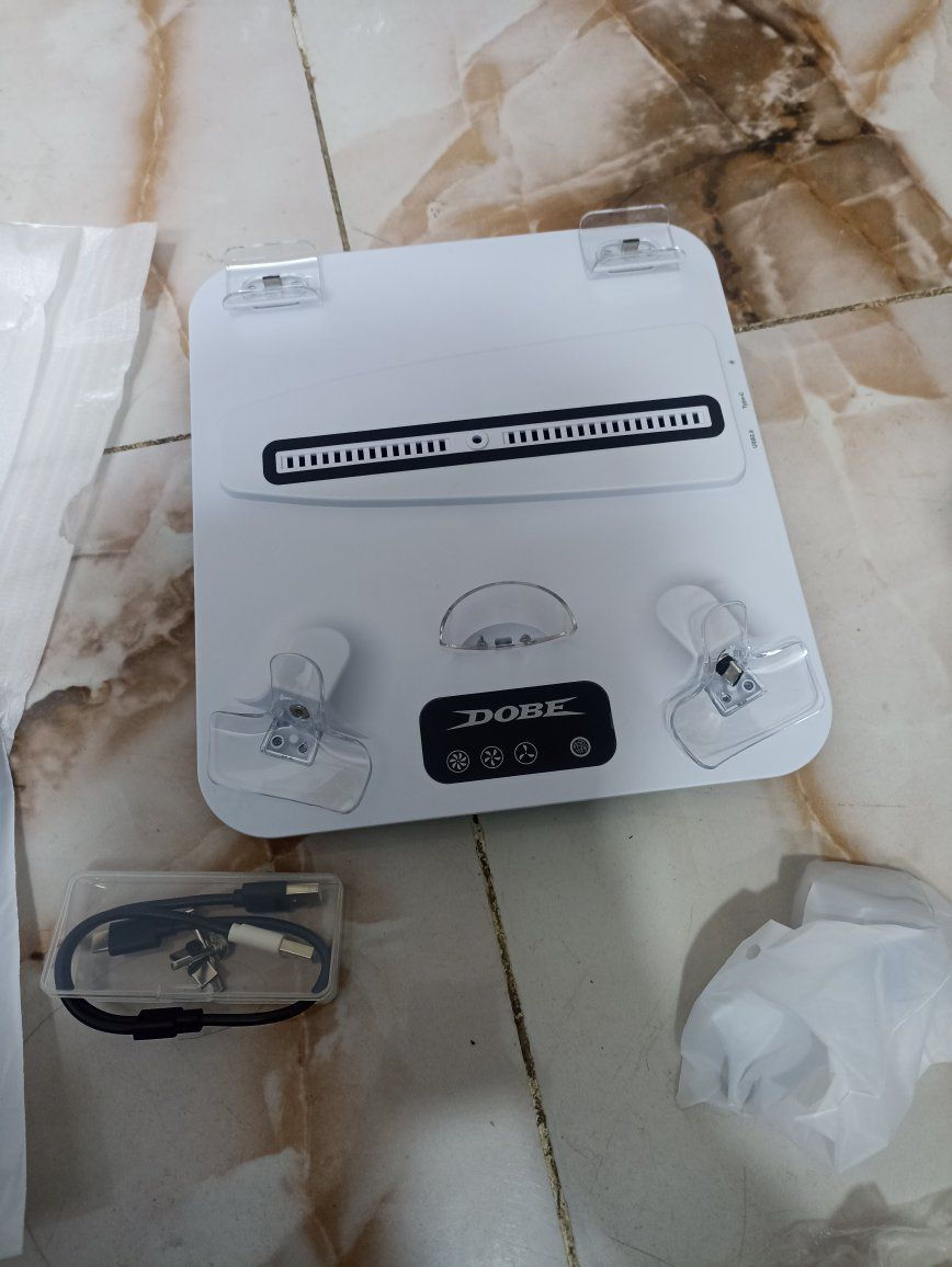 شاحن وتبريد لجهاز بلايستيشن 5.  قيم واخذ بلعافية


**إذا كنت صاحب هذا الإعلان وتريد حذفه لأي سبب، رجاءا أرسل رسالة إلى الدعم الفني**