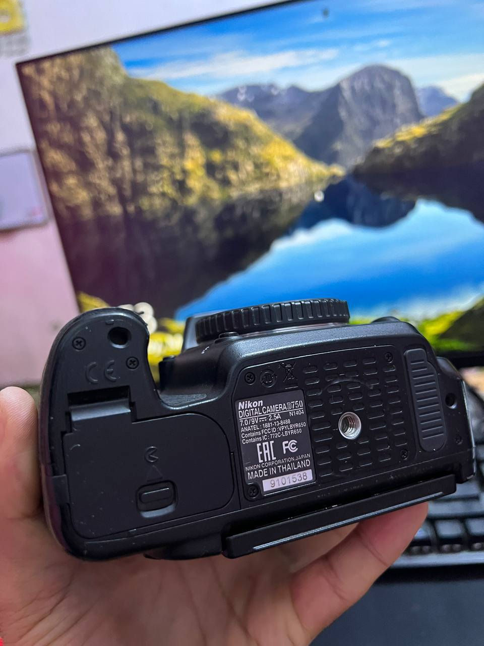 للبيع كاميرا نيكون D750  فول فريم نظافه 90٪ 
مكفوله من اي شيء 

مكاني... واسط.. قضاءالحي 
***********
