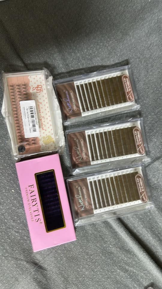 رموش بهذه الشكل  وشرايط لاصق


**إذا كنت صاحب هذا الإعلان وتريد حذفه لأي سبب، رجاءا أرسل رسالة إلى الدعم الفني**