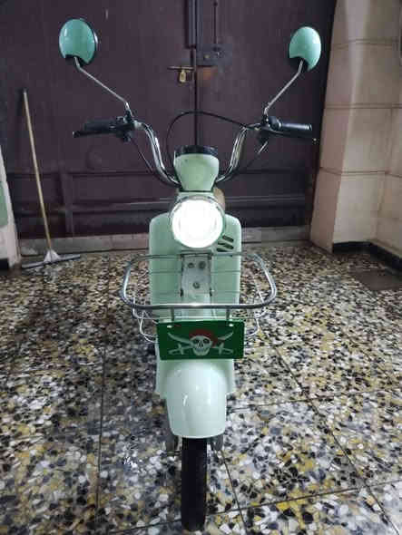 السلام عليكم 
دراجه شحن كامله مابيه اي نقص نضيفه كلش 
السعر ٢٥٠ 
بغداد 
***********
