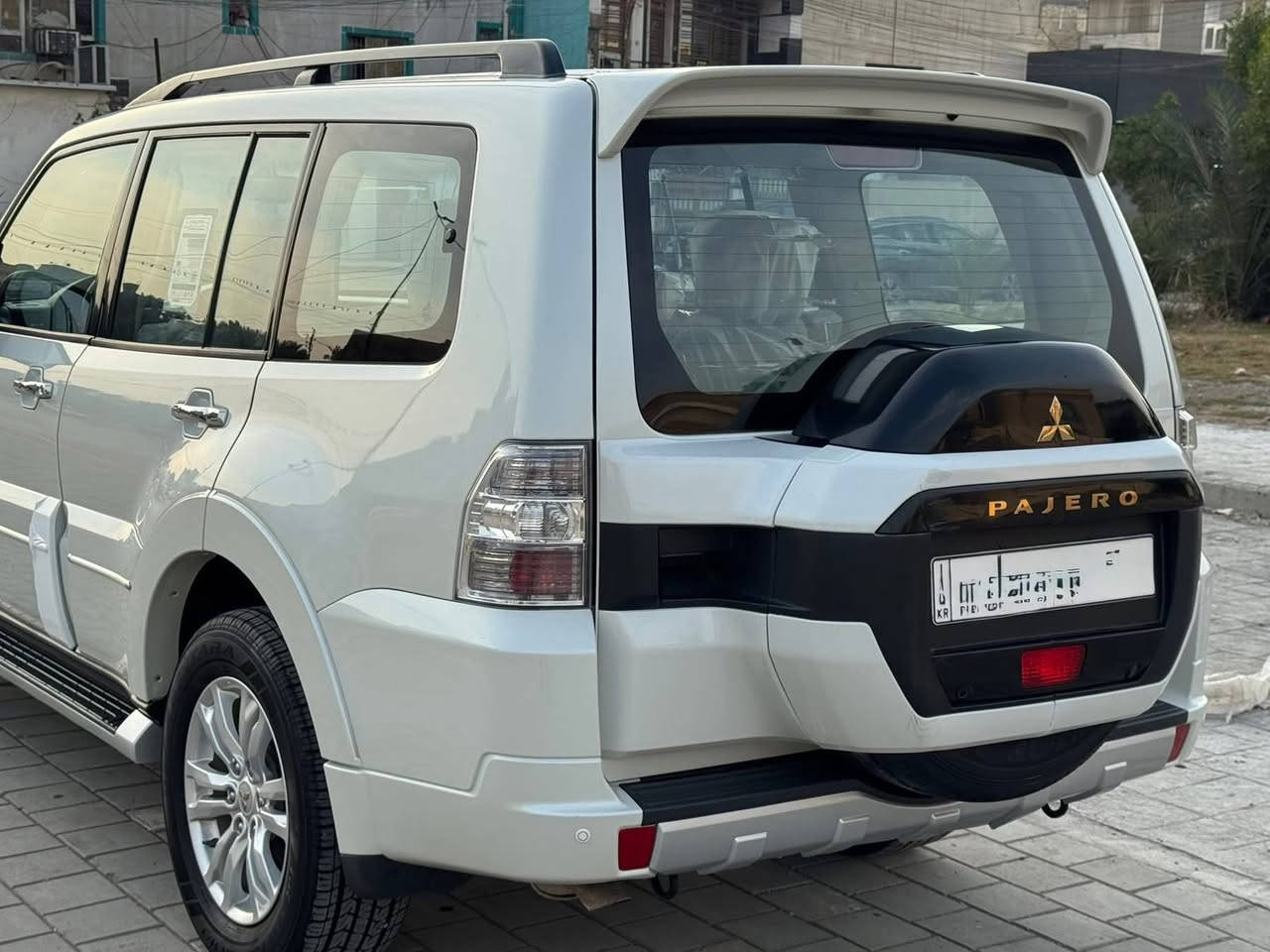 السلام عليكم 
باجيرو حبتور العلامة الذهبية 
راس الارنب 
موديل 2020 
شاشة كبيرة
كشنات كهرباء
تبريد منفصل 3 قطع
مكينه 6 سلندر 3800
كشنات جلد
دمام خلفي 
داير ايرباك
فول تحكم ستيرن
داخل صاج
سويجات 2 
رادار امامي
السيارة كلش جديدة وبدون اي نقص 
ماشية 38 الف كيلو 
زراك لايت 
لايتات زنون
رقم اربيل تحويل مباشر 
السعر مناسب 
كفاله صبغ بارد شخط تبديل 
مكاني النجف الاشرف
***********
السعر 248
