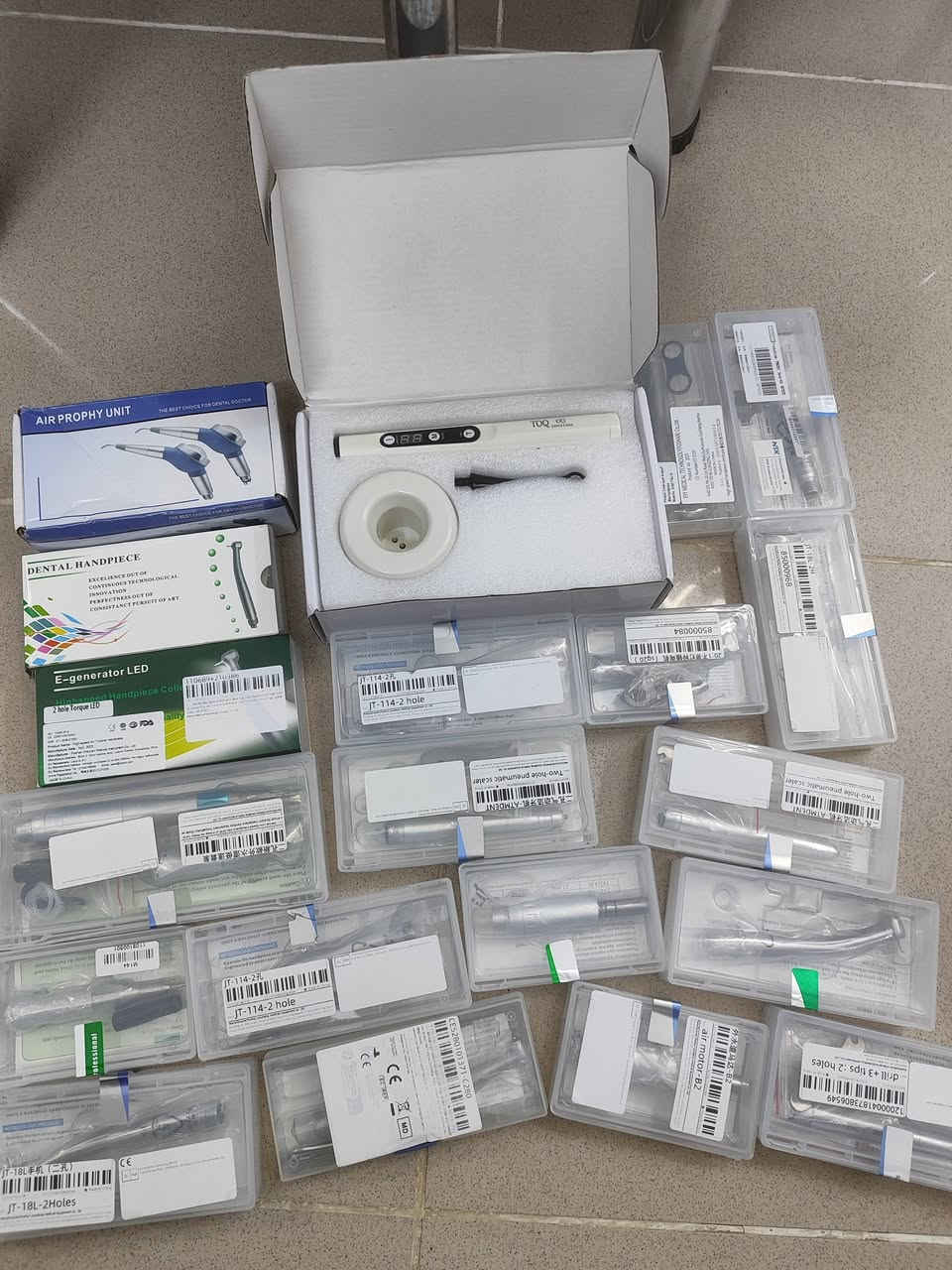 غراض طبيب اسنان 32 قطعة بيع شلع سعر مناسب الي يريدهن يتفضل خاص يوجد توصيل جميع المحافظات.


**إذا كنت صاحب هذا الإعلان وتريد حذفه لأي سبب، رجاءا أرسل رسالة إلى الدعم الفني**