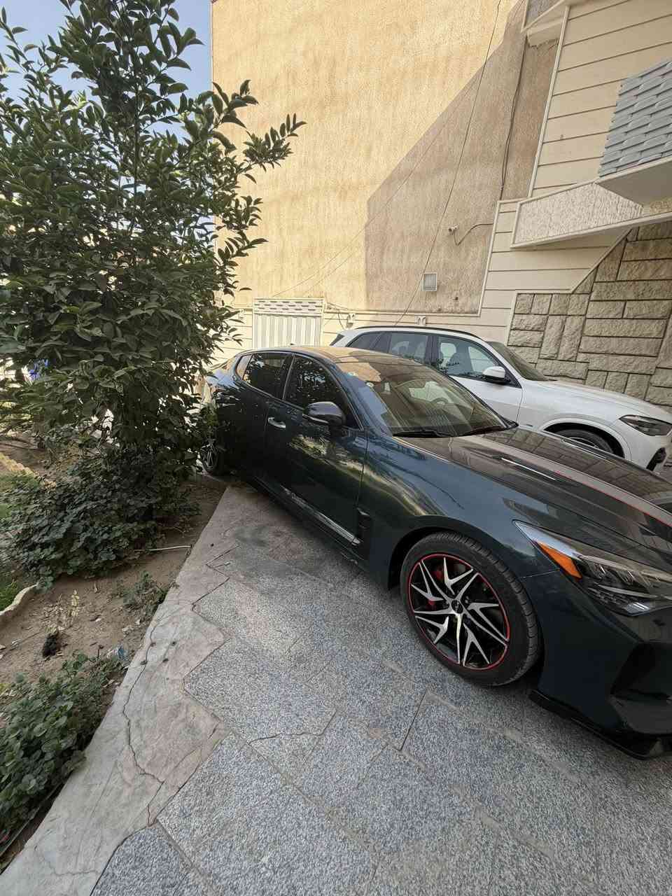 السلام عليكم للبيع كيا ستنكر 2023 فئةGT LANE فول مواصفات حادث بدون ايرباك بيها طخات وبيها حادث باب اتعدلت على البارد السيارة بيها تزويد من امريكا وبيها شوتة رياضية السيارة موجوده في كربلاء للبيع فقط الاتصال ***********
