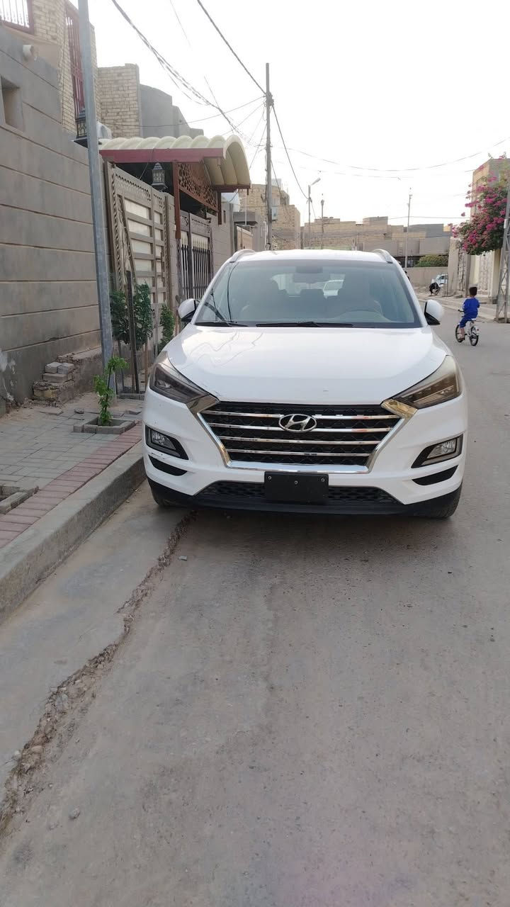 السلام عليكم
توسان خليجي موديل ١٩
ماشيه ١٤٠
المواصفات نص فول
الضرر دحجه بسيطه بهلال الخلفي
بدون رقم السعر ١٦٨
الرقم ***********
