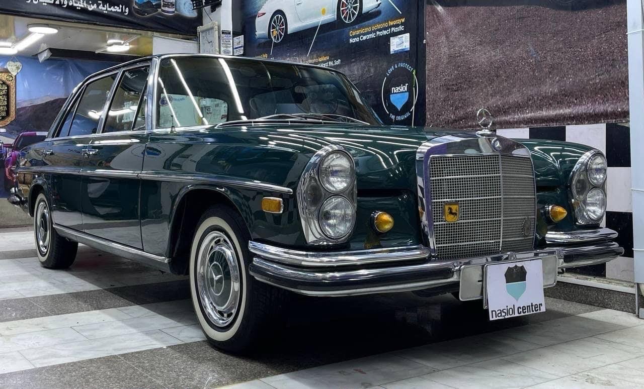 مارسدس انتيكا موديل 1969 حجم المكينه 300 رئاسيه بيها مكانات صبغ رقم بغداد موقع بغداد بلديات
ممكن تذكر شنو حالة المكينه والكير؟ وهل السيارة ماشية وجاهزة لو بيها أي ملاحظات ميكانيكية حالياً؟: 
السياره جاهزه من كلشي مكينه وكير كفاله
هل بيها أوراق/سنوية/لوح بغداد جاهز، لو تحتاج نقل ملكية أو أي معاملات؟: 
جاهزه لوحات وسنويه بغداد انگليزي هزه جديده
وين موقع السيارة بالضبط داخل بغداد، وهل متوفر فحص أو معاينة قبل الشراء؟: 
بغداد البلديات
شنو آخر سعر تريدها، وهل أكو قابلية بسيطة على التفاوض؟: 
20000 دولار
إذا أكو أي شغل على الهيكل أو الصبغ غير المذكور، مثل لحام/حوادث/نفخ، تگدر توضحها؟: 
مكانات صبغ 