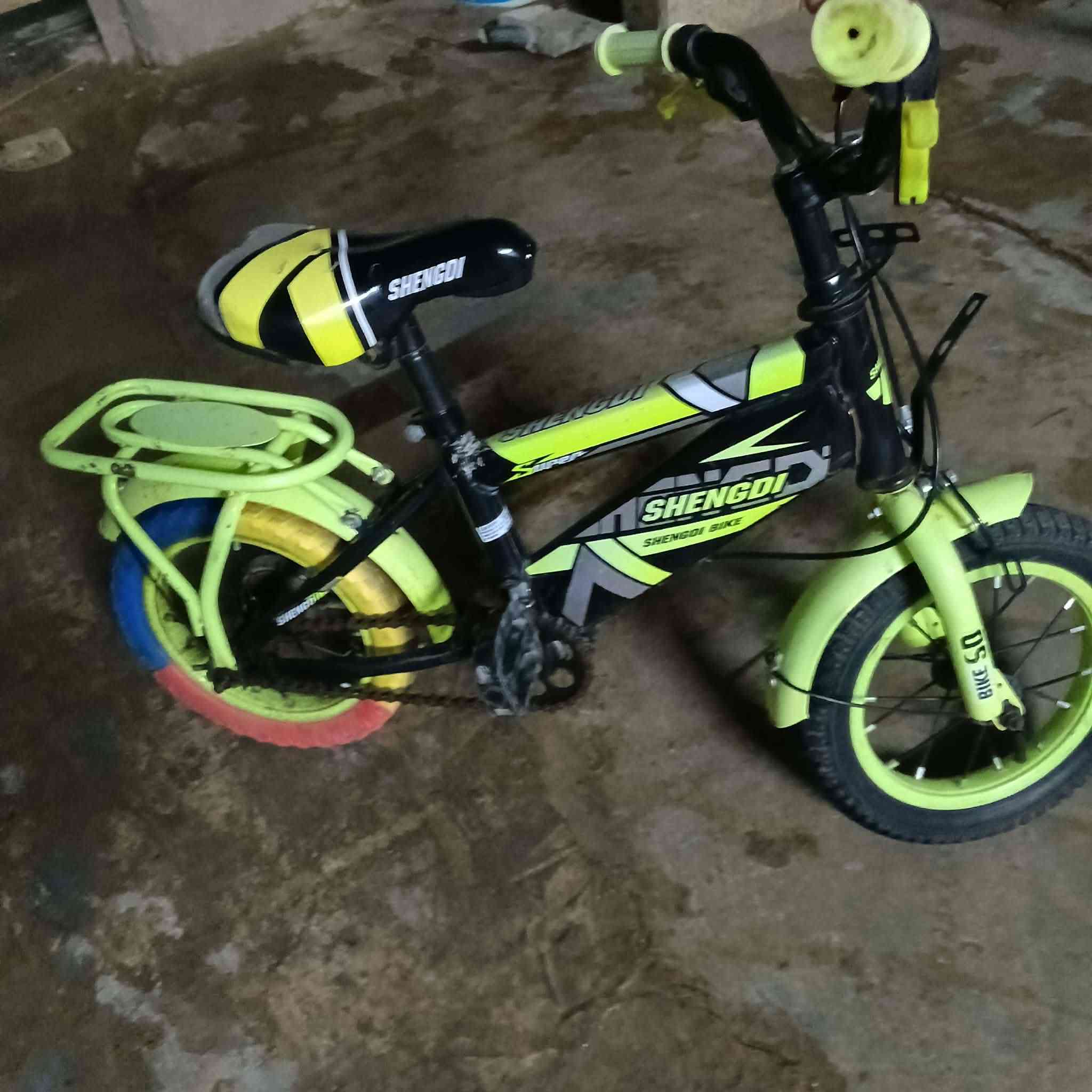 السلام عليكم بايسكل اطفال نظافه فول 
***********
