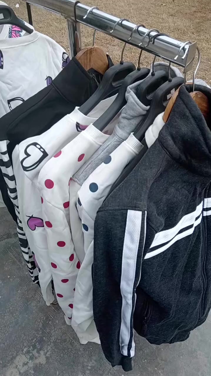 عنوانا النجف المدينة المائية قرب عالم السجاد كاشان محل فلورا للاستفسار الاتصال على الرقم ***********
