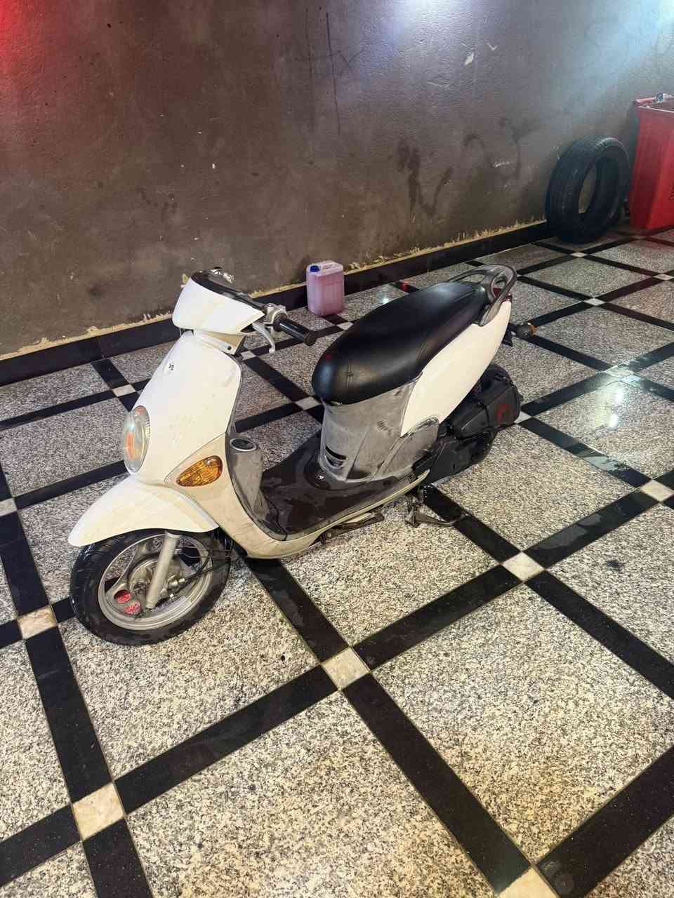 فله البيع دراجه كله بلاد ما بيه برغي مفتوع دراجه لون كفر بلادي وردي دراجه صاله ٦ شهر من طالعه من وكيل العنوان العماره حي العلمين القديم شارع المصلحه مو شراي لاء يتصل الأسعر خاص 
***********
