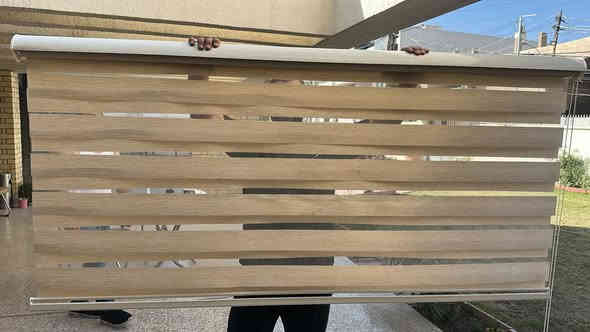 ,
ميز طعام ويرهم ميز مكتبي طوله مترتين وعرضه ١٢٠ سعره ١٧٥ 
كاونتر عرضه مترتين مع ملحق والسنك من ضمن الكاونتر مرمر سعره ٢٠٠قفل
بردات زيبرا قطعتين عرضها مترين سعرهم ٥٠قفل
ميوزة مكتبية ثنين سعرهم ١٥٠
ثلاجة جديدة سعرها١٥٠قفل
مكانهم بالكرادة ٦٢
***********
