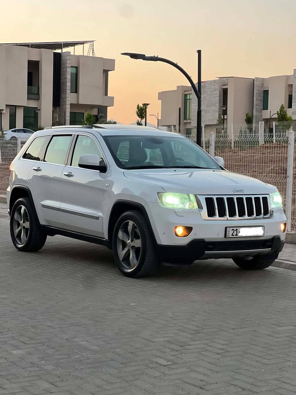جێب لاریدۆ 2013
لمیتد ی قەپات مواصەفات
سفری شەریکە، یەک دەستە لەسفریەوە لای خۆمانە
بەصمە
سڵاید
AWD دەبل ئەکسل
کوشن جلد
کوشن هیتەر، تەنانەت کوشنی دواوەش هیتەرە
کوشن کارەبا
ناو فۆڕمیکا
شاشە گەورە
سوکان ڤۆلیۆم
تحدید سورعە
توڵی سەر سەقف
ئاوێنە کارەبا و ئۆتۆ
ئاوێنەی ئەخەوێت
لایت زینۆنی شەریکە
بلاجکتۆر
حاسەی پێشو دوا
5 مۆدی لێخورینی هەیە
AUX,blutooth،
چوار تایەی تازەی لەژێرە
52 هەزار کیلۆمەتری حەقیقی ڕۆشتووە
ڕەقەم و سەنەوی تا 2030  تازەیە بەناوی خۆمەوەیە
 دەبڵ گێڕ ( عادی و ئۆتۆماتیک)
گێڕ و مەکینە بەشەرت برغوی بانەدراوە،
سەیارەکە دەعامی بۆ دەعامی بەشەرت بێ بۆیاخ بێ سارد
سەیارەکە لە سلێمانیە

بۆزانینی نرخ پەیوەندی بکەن ***********
