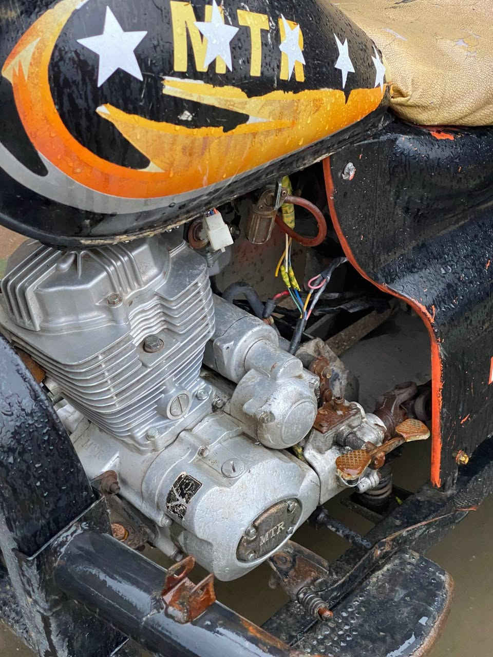 ستوته حلوه وجهزه مكينة ناعمه تخبل
حتى سماعه وياه والجهاز مال واحد يشتغل بيها ع باب لله

بدون أوراق مال مزاد 
كفاله من سرقه 

السعر ٨٥٠
العنوان البصرة الحيانية 
***********
