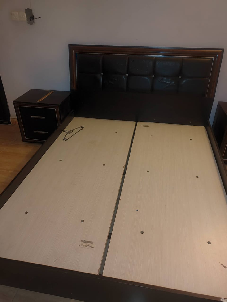 غرفه نوم ٦ قطع سعر ٣٥٠ بيها مجال شراي تعال خاص
الي عنده غرف نوم للبيع راسلوني *********** او اتصال ع رقم
