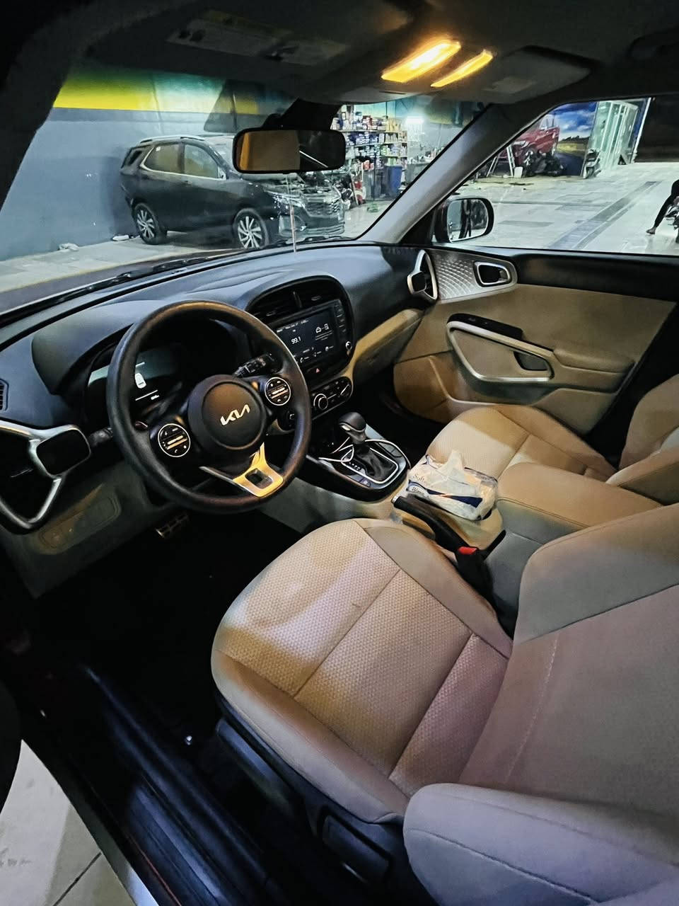 كيا صول 2024
لون مشمشي
وارد امريكي ضرر مالها سرقه بنيد وجاملغ ايسر
كفاله البقيه ليبل واحد بدون ايرباك سرقه فقط
محرك 2000 دوش
رقم اربيل مداور ثانيوم
سياره فول عدى فتحه وبصمه
ماشيه ١٥ الاف  وضع الوكاله
حته دهن بشركه موتل الفرنسيه مبدل ميحتاج تبدله سياره جاهزه من كل نواحي بالخير على الي ياخذها  (العنوان الديوانيه)
*********** واتساب اوً اتصال
