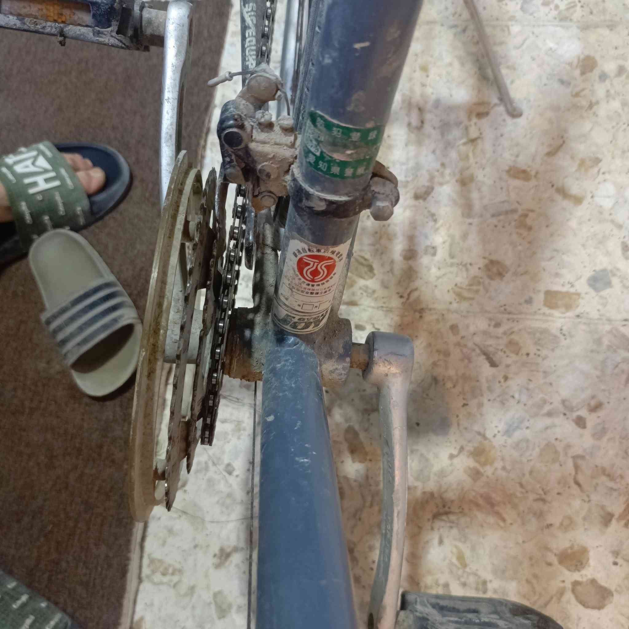 دراجة نوع 700c ماركة StepDragon فيراري ياباني لشة مضلعة واير دفن نظافة 95/% 

معدن فول المنيوم 
                         ماشة المنيوم صب 
                                                  نظام الويالة كمبليون 

سستم شيمانو كلارس 
                             كيورة سحب دفع 
                                                    دشالي 3امامي 7خلفي 

السعر 175الف وبي مجال 

((العنوان/بغداد/البلديات)) رقم الهاتف ***********
