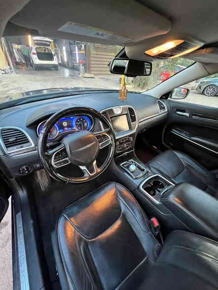 السلام عليكم
اوباما 2019 C300 للبيع
6 سلندر 3600
مكينة وكير كفالة
كشنات كهرباء تدفئة تبريد
بصمة دخول ذكي
رقم بغداد باسمي تحويل ثاني يوم
السيارة بيها 6 قطع صبغ وباب السايق مبدل نفس اللون
فور ويل (الدرايم شفت ملغي) تمشي بس اكسل
مكان السيارة بغداد الشعب
السعر 180 ورقة
*********** موجود واتساب
