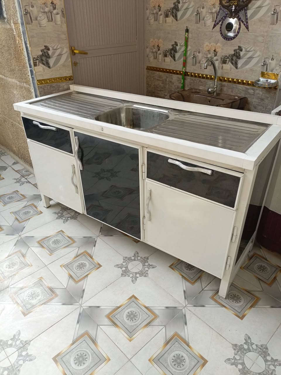 للبيع كاونتر سنك قطعتين تكمة تزكام شرط الفحص حجم الكبير السعر 160
***********
