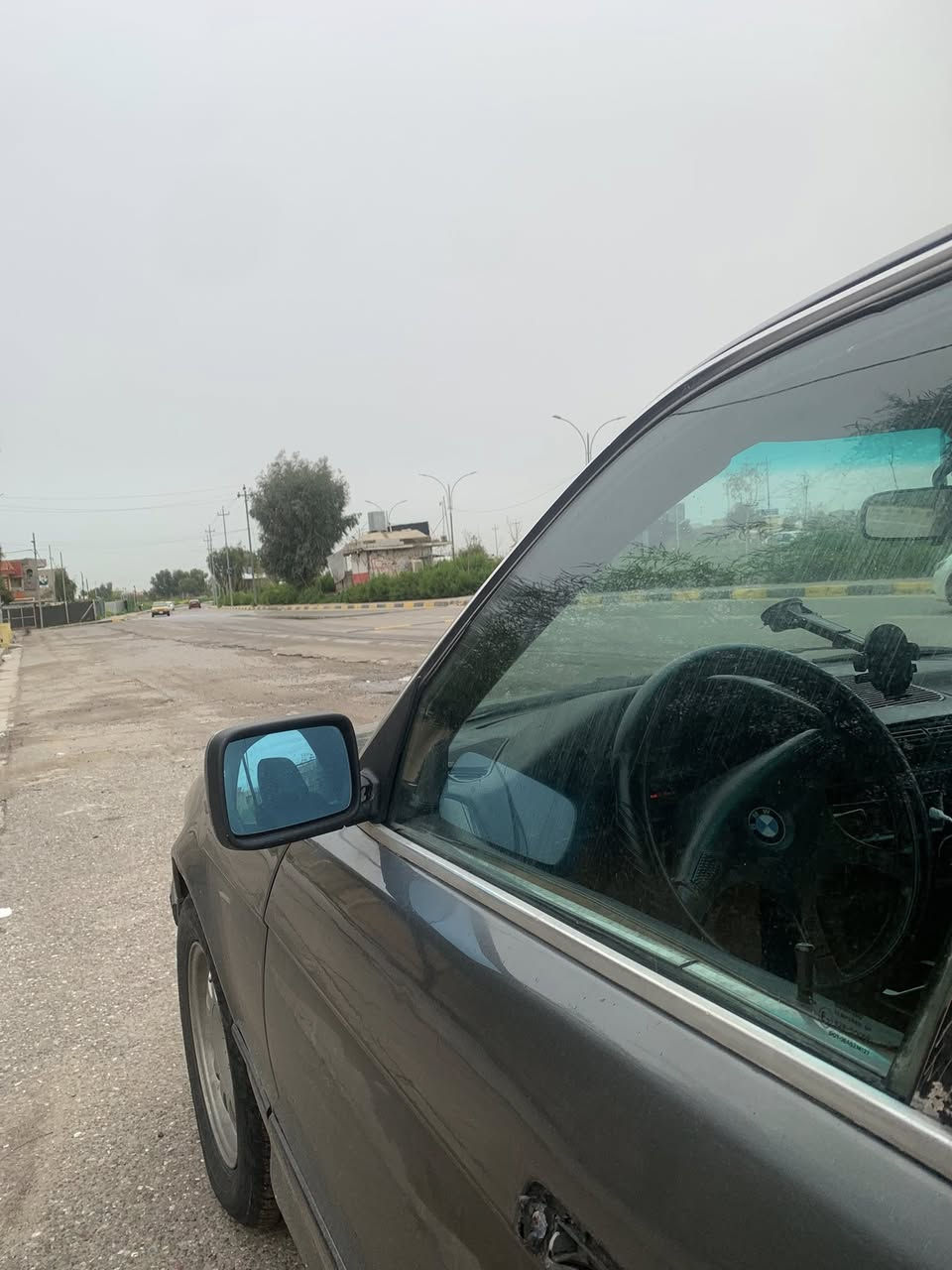 السلام عليكم للبيع BMW
حجم 520 موديل 1989 محرك وكير وتحويل كلها ابشرط 
السياره عليها ادامه كامله اترايك وين متريد السياره بدون ضرر فقط صبغ جماليه صبغها جديد غرفه نضافتها 90‎%‎ وايرمنيتها كلها شغاله السياره شغل وطلع كلشي ميعوزها السياره متعوب عليها السعر 52 وبيها مجال للستفسار اكثر 
***********
