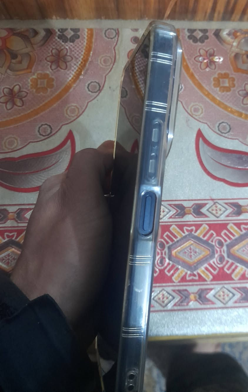 السلام عليكم ريدمي 13 نضيف كلش الذاكرة 256 عشواءيه 8 مكان بابل سكندريه سعرة 150
***********
