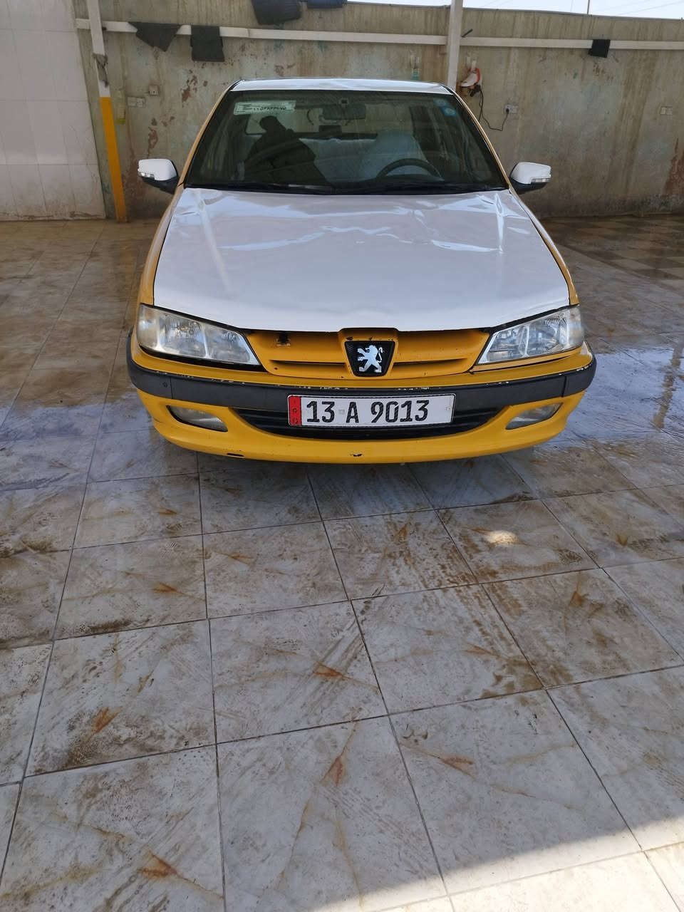 سلام عليكم بيجو باص 2011رقم انكليزي سنوية 28مصفرة هية وغرامة دوشمة كهربايلت حدادية كلة جديد سيارة خير منالله كلملة مكملة طخم تاير سيارة طك كير ورجع السعر 26وبيهة مجال قبيل كير محرك خير من الله تجي وتشوف شوف العيرن***********
