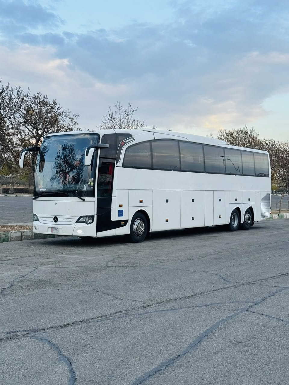 سلام عليكم اترفيكو Vab بيع او مراوس جيتي او ام سيوف عدد مقاعد 42 فوق موديل 2006 رقم كركوك كامله خراجيه موافقه عل ايران كامله وسنويه مكينه 8 كير عادي مكينه وكير واكسل ورتايدر كله شغال شرط جاهزا تخم تاير مكان بغداد السعر 625 وبيها مجال *********** للاستفسار
