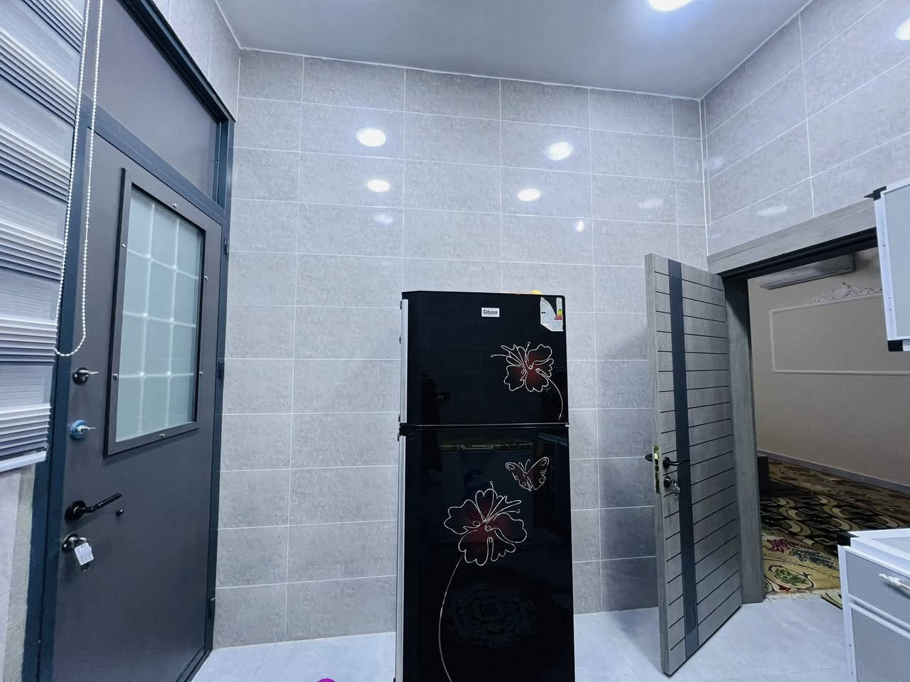 🏚 دار للبيع 🏤 الموقع شهربان الثوره مقابل المستشفى الجديده ✅️ موقع مميز 🛣 خدمات كاملة 💥 بناء حديث ⚜️ نوع العقار طابو صرف ⭕️ مساحة ( ١٣٠ ) متر🔺️طابق واحد ( ١ ) غرفة نوم 🏛 وستقبال 🔱 وصالة 🛖 ومطبخ عدد (٢) ومجموعة صحيات كاملة 🔶️ ومناور عدد ( ٢ ) للتواصل 
***********
