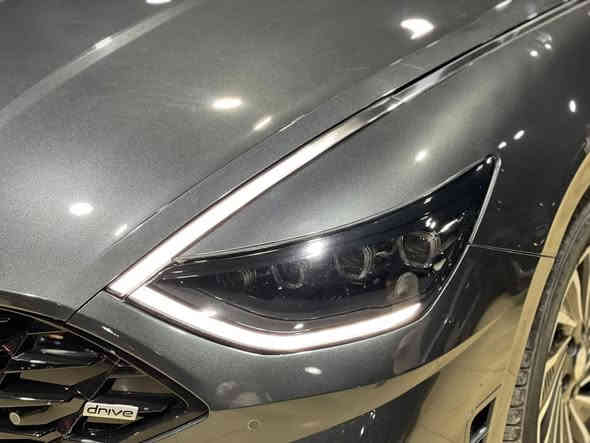 هونداي سوناتا هايبرد لمتدد (كهرباء - بانزين) فول مواصفات
#الموديل : 2023

#الضرر : جاملغ امامي خلفي + بنيد

#المواصفات :

▪️السيارة: هونداي سوناتا Hybrid LIMITED لون رصاصي

▪️المحرك: 2.0L مع محرك كهربائي (اربعة سلندر)

▪️العداد: 47 الف ميل حقيقي

▪️حجم الويل: ويل كب حجم 18 مع طقم تايرات بحالة ممتازة

▪️لايتات اربع عدسات زينون اصل مع حاجب LED مع اشارة LED

▪️بصمات عدد 2 للأبواب مع بصمة تشغيل

▪️عداد ليزري على الزجاجة الامامية

▪️قمارة بانوراما

▪️نظام 5 كامرات

▪️رادار امامي مانع تصادم

▪️حساس امامي اصل

▪️حساس خلفي اصل

▪️رادار جانبي (نقاط عمياء) بالمرايا الجانبية

▪️شاحن لاسلكي

▪️گير شفتر بالستيرن للتحكم بالگير العادي

▪️اشاير بالمرايا الجانبية

▪️كامرة خلفية دوارة اصل مع الستيرن

▪️شاشة الدشبول حجم كبير للتحكم بأيعازات السيارة

▪️كشنات السيارة جلد اسود اصل

▪️گشن ذاكرة (خزن ميموري) لكرسي السائق

▪️تحكم فول كهرباء لكرسي السائق والراكب

▪️تدفئة وتبريد للكشنات الأمامية

▪️تبريد قطعتين امامي وخلفي

▪️گير لمس

▪️تشغيل عن بعد

▪️سستم صوت BOSE

▪️سايد بريك دگمة

▪️تحكم ستيرن جهتين بلوتوث وحاكية وكروس سرعة وتحكم صوت 

▪️نظام ABS مانع انزلاق

السعر المطلوب : 172 ورقة مع المجال

 

الاتصال على : ***********
