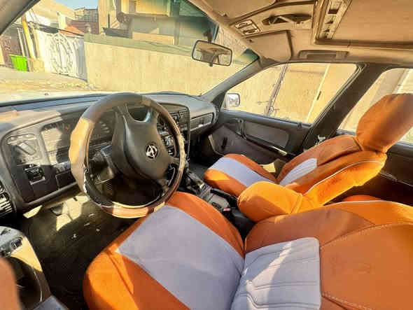 السلام عليكم
اوبل اوميكا ١٩٨٩
السياره خير من الله 
نفضت صدرهة وتخم تاير وكهربائيات كامله
السياره مال جنيه 
تحويل ثاني يوم 
مكاني بغداد حي الجامعه
السعر ٣٣ ورقه
***********
