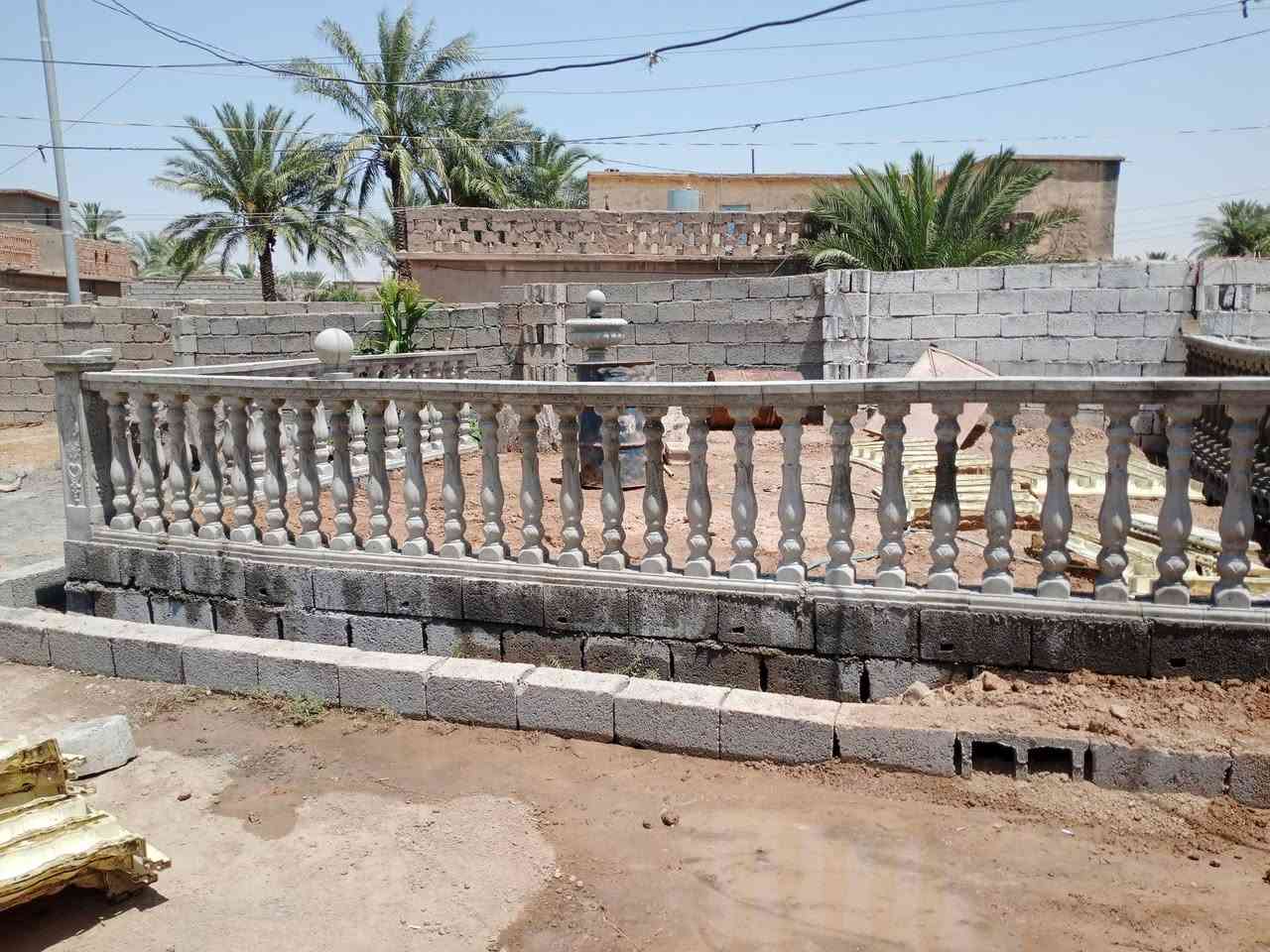 السلام عليكم
يوجد عمل قالب (سياج) صب للحدائق و المنازل سعر المتر ٨ آلاف 
..مزهريات  ١٠ آلاف 
مع شغل نافوره 
مع كادر لبخ سمنت
الاتصال ***********
