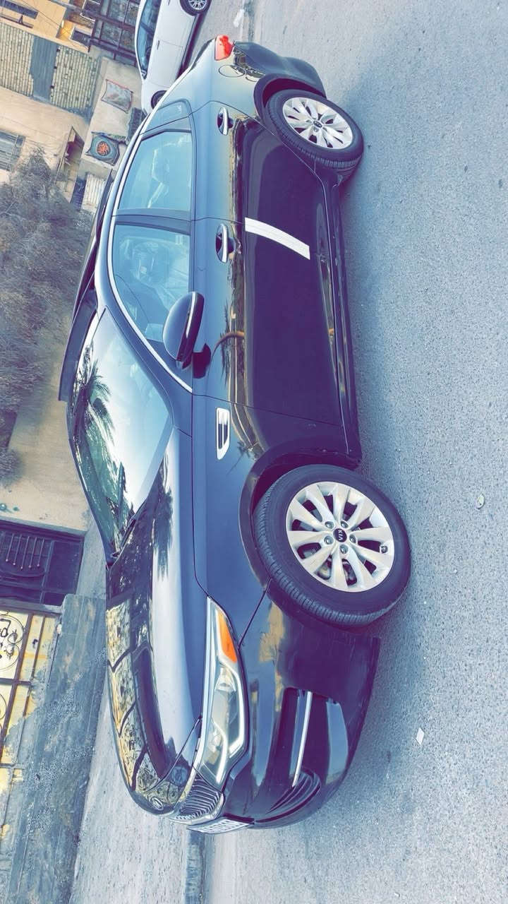 السلام عليكم للبيع كياا اوبتما2016 رقم سليمانية بسمي فول مواصفات 1/1 بونراما قطعتين تدفئه تبريد بالكشن تدفئه بالستيرن قطعتين تبريد رادارات حساسات خلفي امامي نقطه عمياء فول مواصفات ضرر السيارة جاملغ وبنيد ضرر سطحي  بدون دواخل ايرباك ستيرن فقط ماشية 80 سيارة جديدة مال جني مكان السيارة بغداد شارع فلسطين السعر125 وبيهه مجال للشراي ***********
