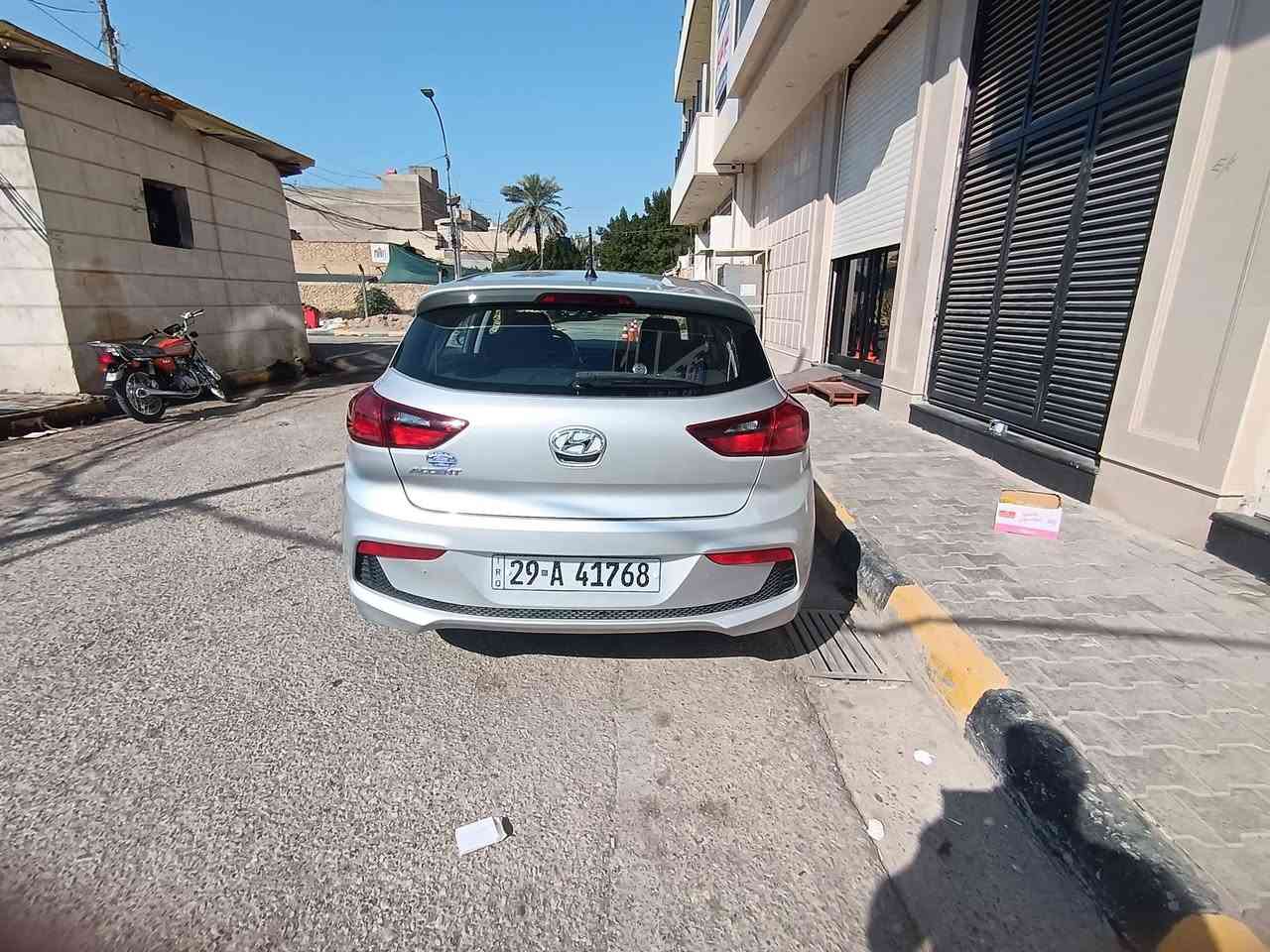 السلام عليكم اكسنت للبيع وارد مكينه 1600 دوش ماشيه 64 الف موديل 2020 العنوان الكوت السعر الاتصال ع ***********
