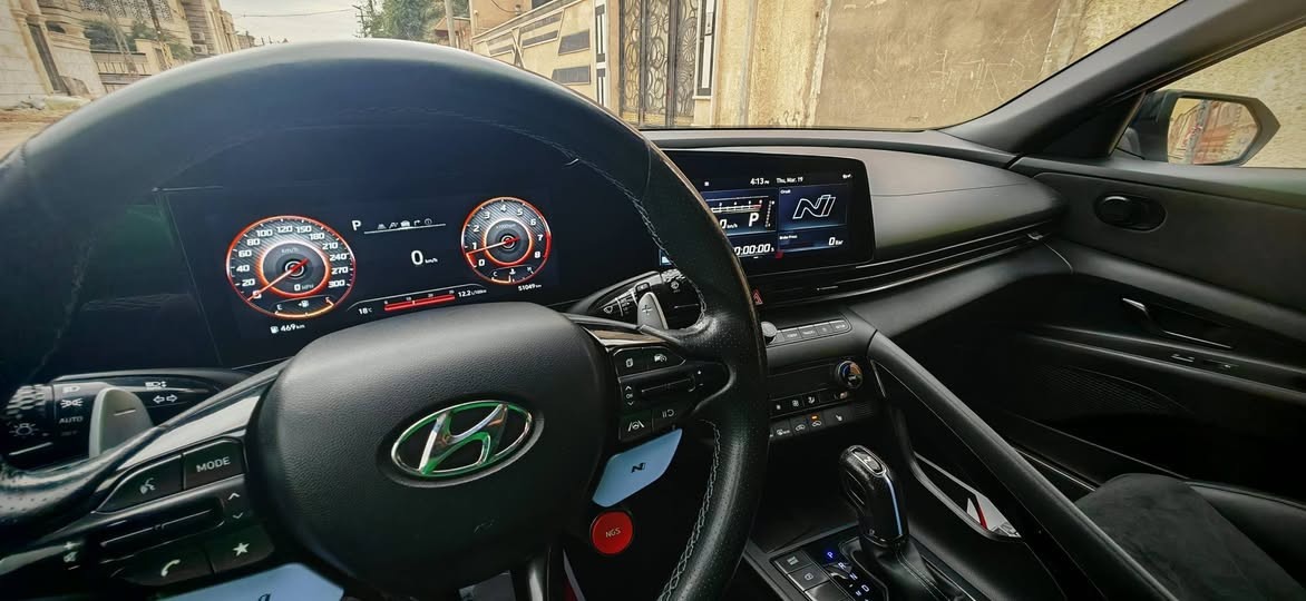 مستعجل على البيع 
هيونداي النترا ( N ) 
 اللون : أبيض 
 كير اوتوماتيك دبل كلج 8 نمر (DCT)
 موديل : 2023
 المحرك : 2000 تيربو
 ماشية : 51 ألف كم 
 حادث خلفي فقط موضح بالصور مع
 الصفحة اليسرى مرشوشة كلير بأمريكا فقط
 صفر ايرباك بدون دواخل السيارة مابيه اي نقص 
 السعر : 159 ورقة وبيه مجال  
 للتواصل :  ***********
