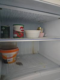 ثلاجة • نظافة ٨٠٪ • مستعملة