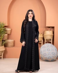 عباية • مقاسات ٣٨-٥٤ • خامة ناعمة