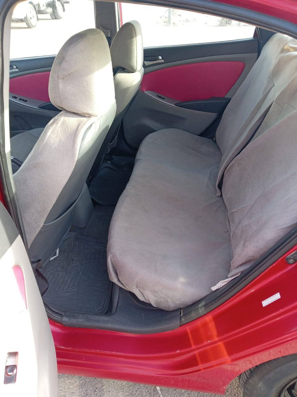 السلام عليكم للبيع اكسنت موديل 2016 أمريكي رقم واسط مكينه 1600 تخم تاير جديد تبريد ثلج سياره جاهزه السعر 79 وبيه مجال قليل ***********
