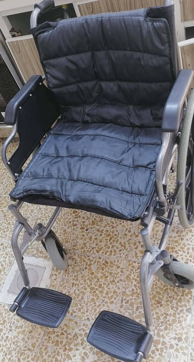 عربانه نطيفه حيل اخت الجديده مستعمله ٣ مرات وبيها بريك من الجهتين مابيها اي ضرر ولا خدش قابله شتريتا ب٢٥٥ ابيع ب١٨٠ بيها مجال


**إذا كنت صاحب هذا الإعلان وتريد حذفه لأي سبب، رجاءا أرسل رسالة إلى الدعم الفني**