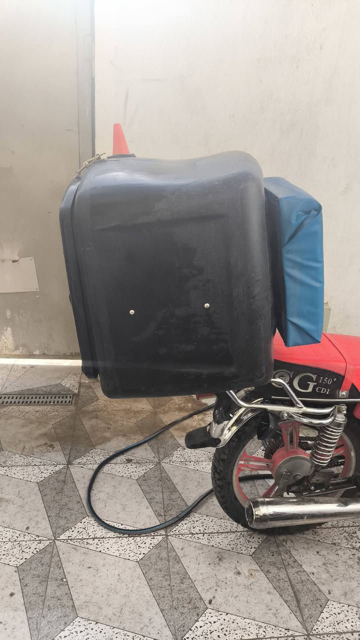 صندوك دليفري الحجم الكبير جديد كلش وياه تكيه اليه يحتاجه بل خدمة مكاني بشطرة
***********
